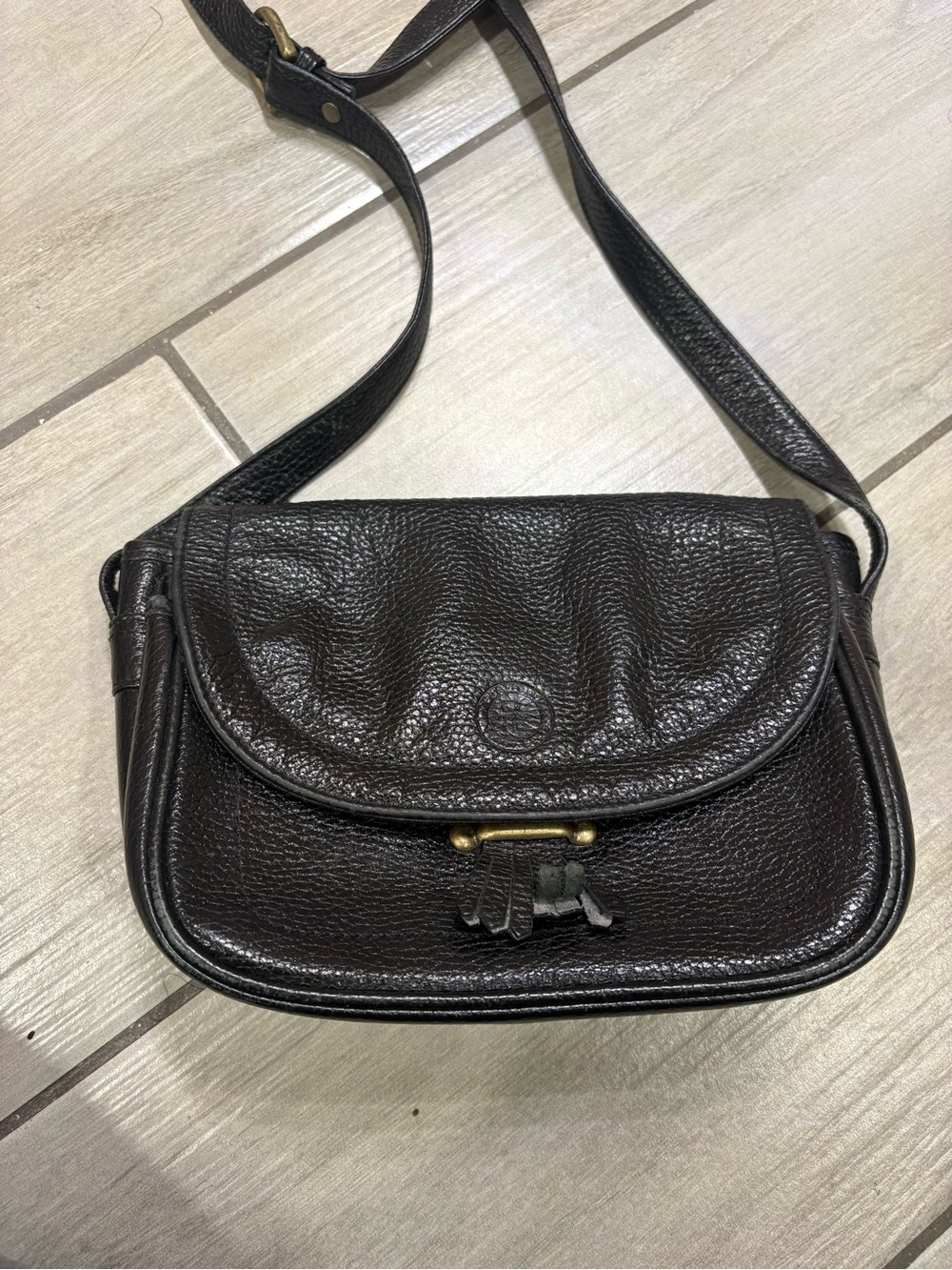 PERRY ELLIS PORTFOLIO bag

Black leather in good condition beautiful piece